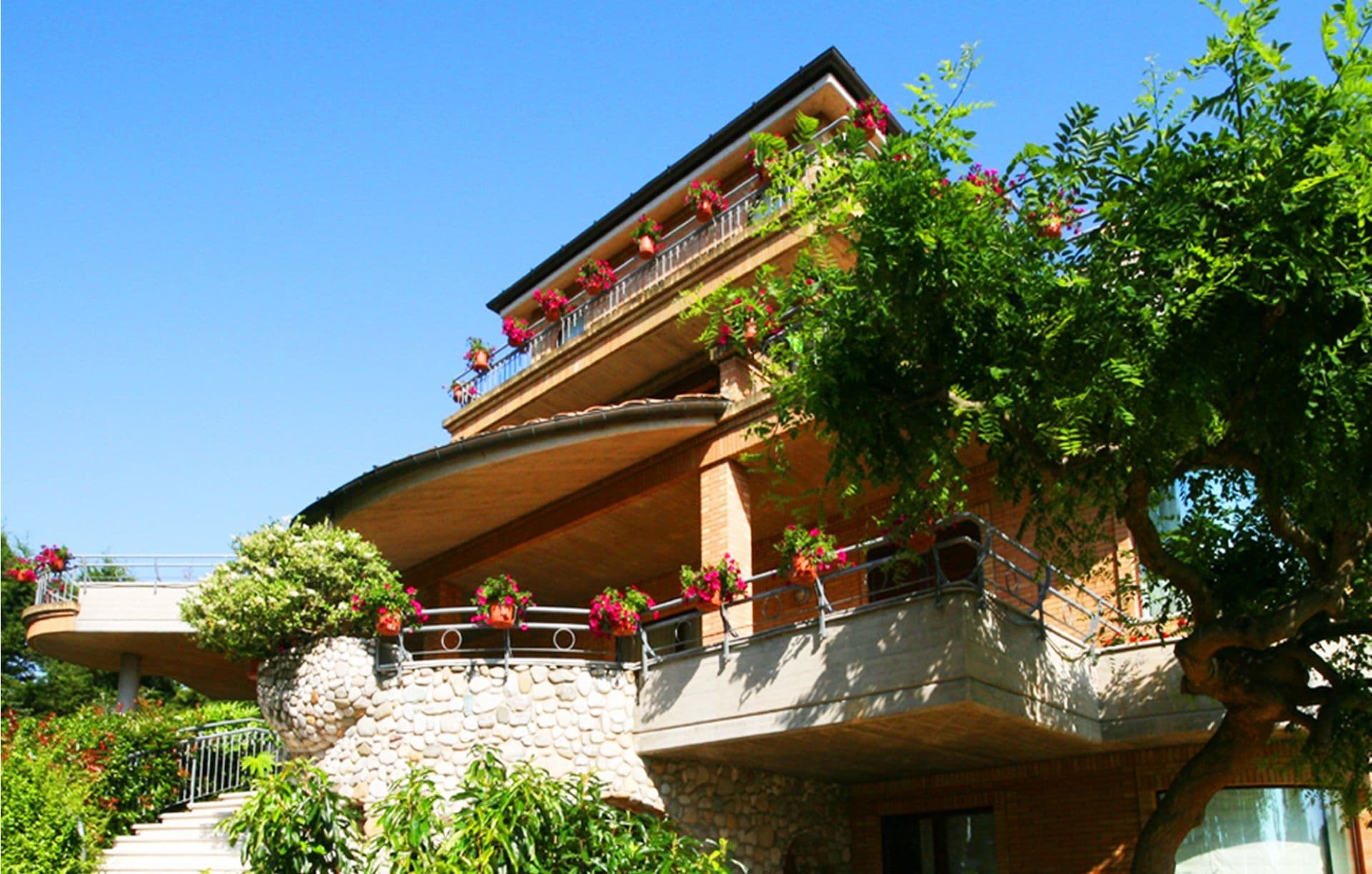 Foto case mattoni facciavista: realizzazione villa genuino polverigi