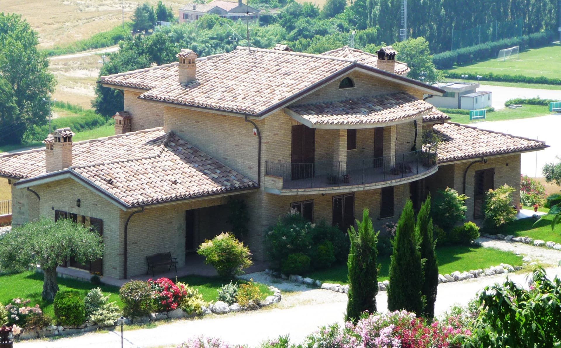Foto realizzazione di villa in mattoni faccia vista a Polverigi Ancona