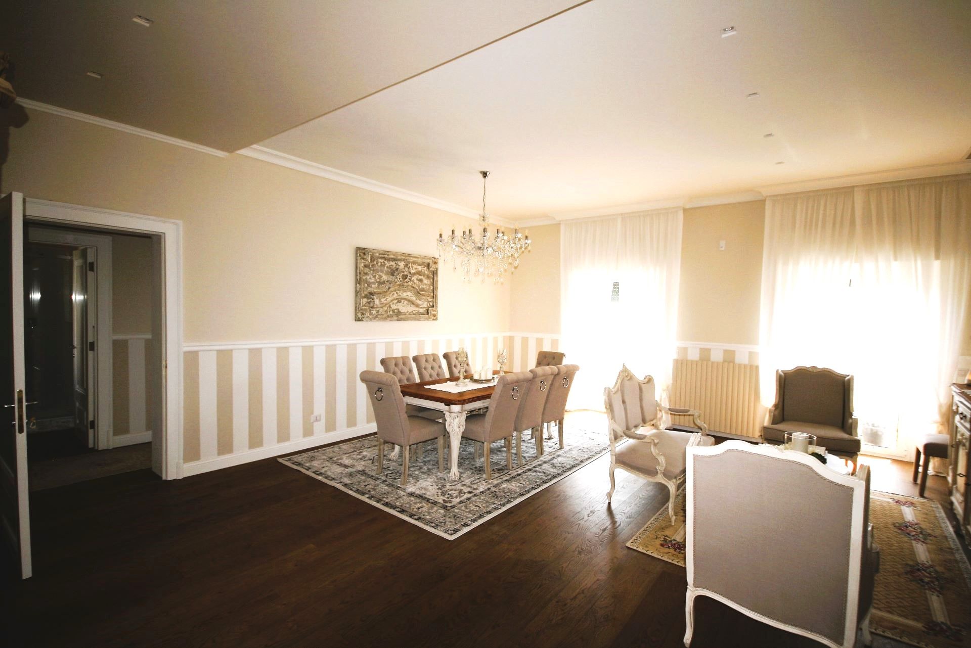 Ristrutturazione : foto appartamento in città nei toni dei beige tortora.