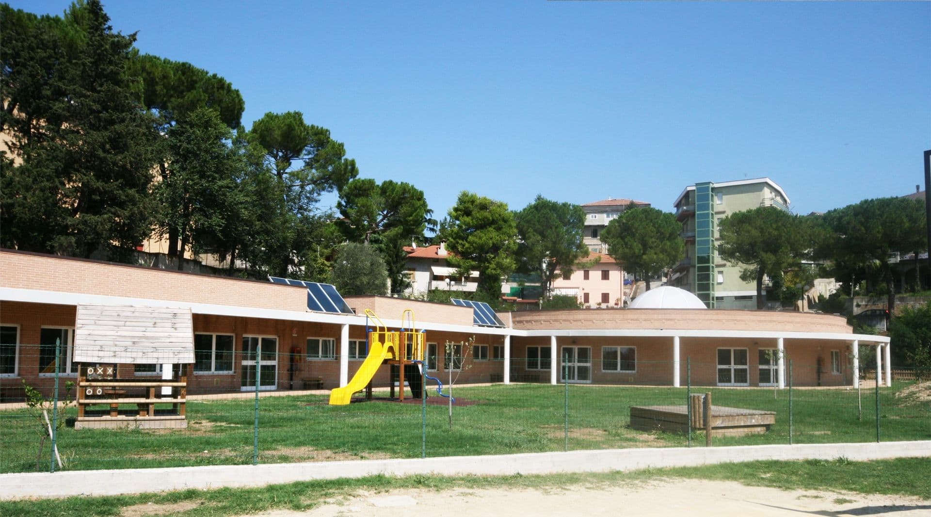Foto scuola materna a Polverigi (An)