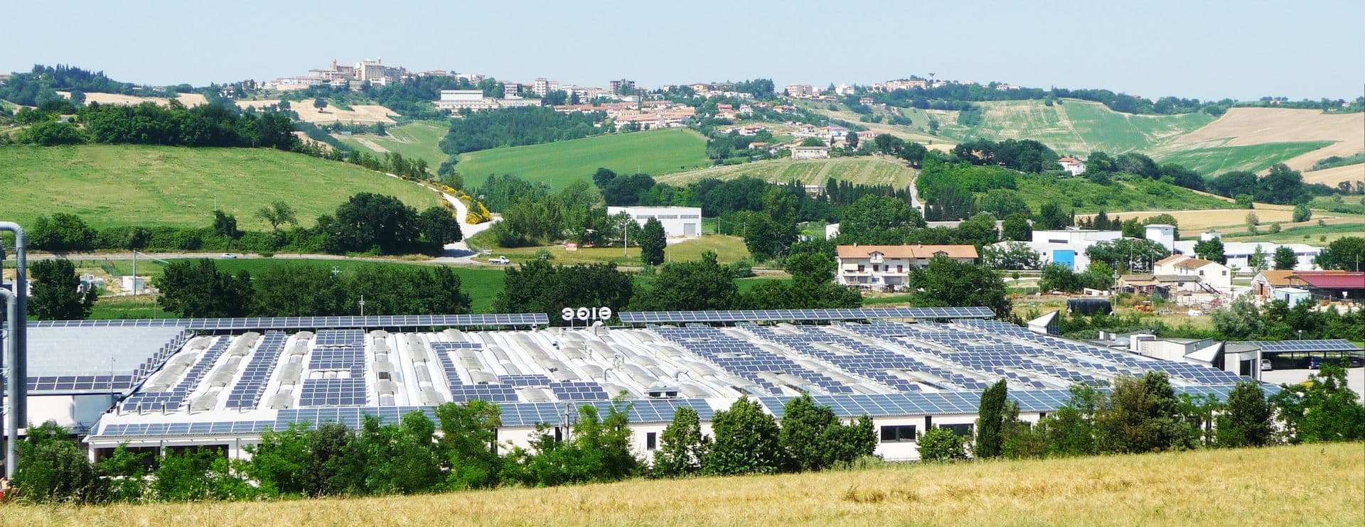 Stabilimento industriale Sige: foto della copertura con fotovoltaico a Polverigi